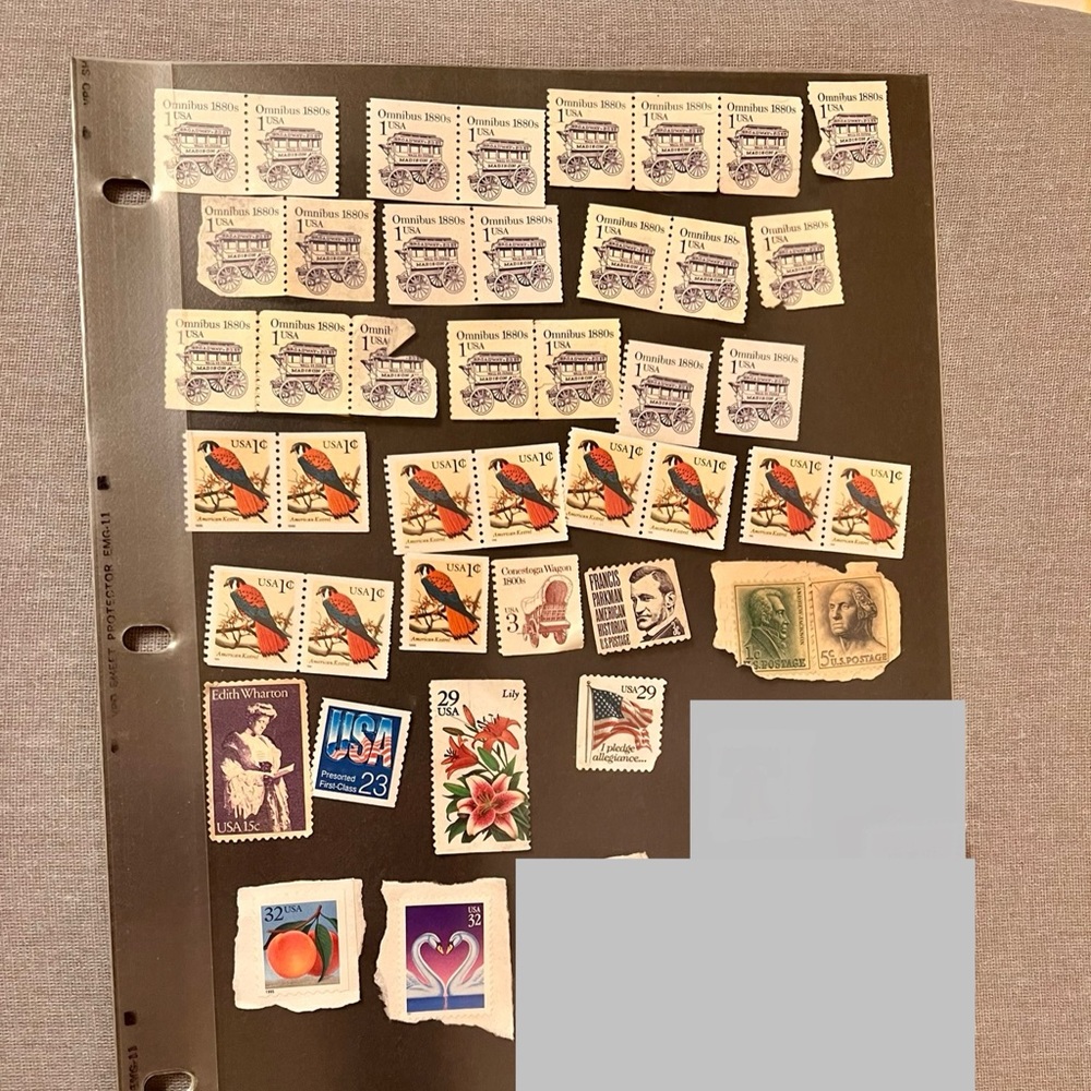 Assorted USA stamps. Assorted values.
